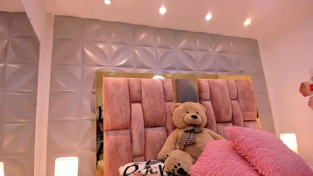 Charlotte Ice1 online show from 04.07.26