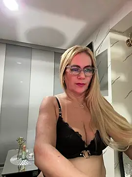 LARIANA RIVERA23 online show from 02.15.26