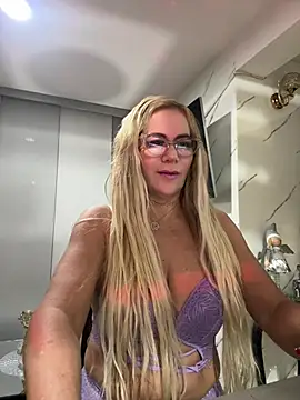 LARIANA RIVERA23 online show from 07.22.26