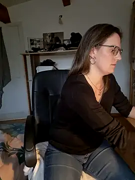 SpiceLea online show from 01.06.25