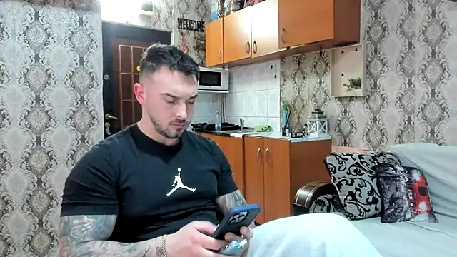 Snapshot of Jonmusclemaster chatting on 01.17.26 Jonmusclemaster online show from 01.17.26