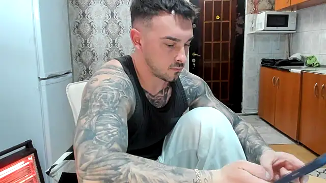 Snapshot of Jonmusclemaster chatting on 02.26.26 Jonmusclemaster online show from 02.26.26