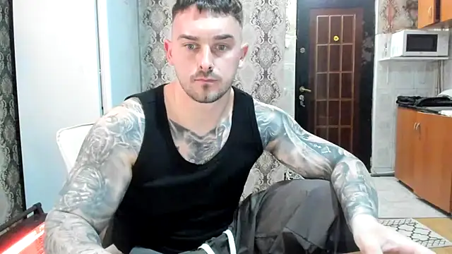 Snapshot of Jonmusclemaster chatting on 03.11.26 Jonmusclemaster online show from 03.11.26