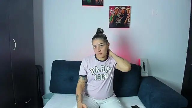 Snapshot of AndreaAndKarina chatting on 10.03.25 AndreaAndKarina online show from 10.03.25