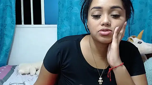 Snapshot of kiara_milf_ chatting on 01.11.25 kiara milf  online show from 01.11.25