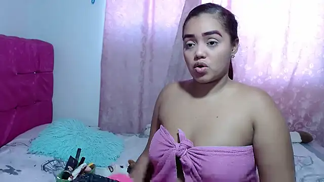 Snapshot of kiara_milf_ chatting on 09.25.25 kiara milf  online show from 09.25.25