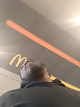 MRHANDSOME3800 online show from 03.17.25