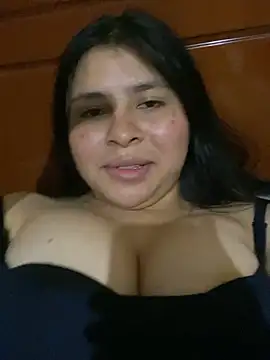 Snapshot of MaryC18 chatting on 12.29.24 MaryC18 online show from 12.29.24