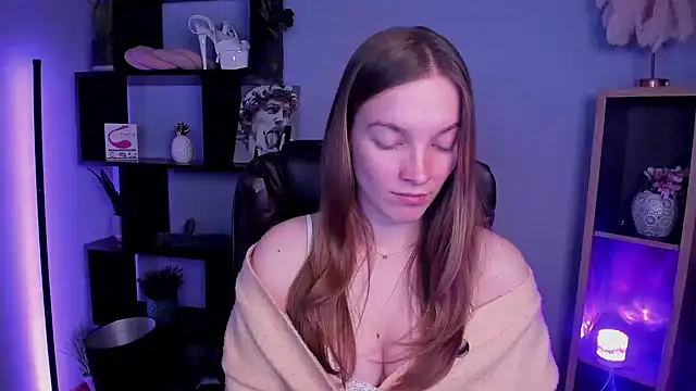 Snapshot of kenzie_x chatting on 12.23.24 kenzie x online show from 12.23.24