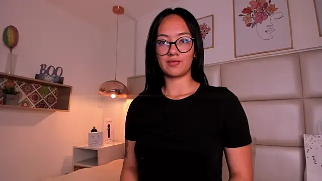 Snapshot of Aily_Yozuko chatting on 02.01.25 Aily Yozuko online show from 02.01.25