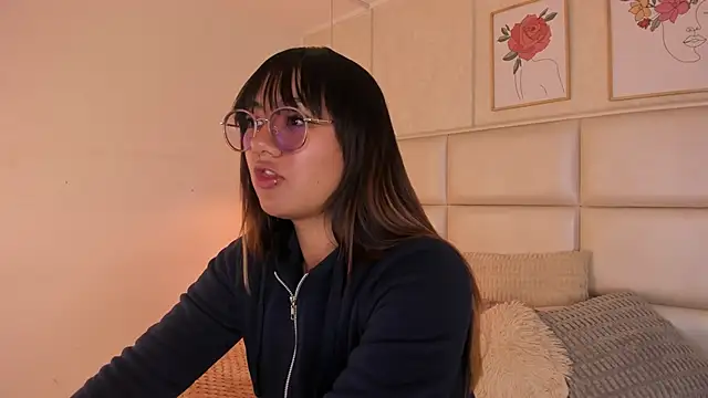 Aily Yozuko online show from 04.23.26