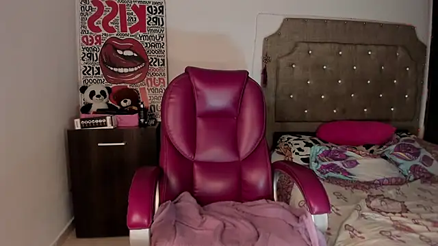 Snapshot of tattys_sexy chatting on 02.26.25 tattys sexy online show from 02.26.25
