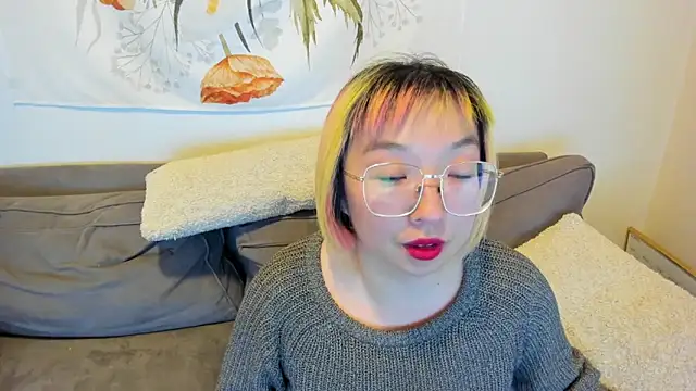 Snapshot of luxgray chatting on 01.24.25 luxgray online show from 01.24.25