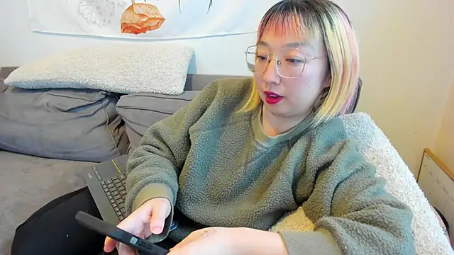 Snapshot of luxgray chatting on 02.08.25 luxgray online show from 02.08.25