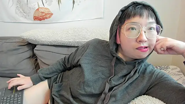 Snapshot of luxgray chatting on 01.05.26 luxgray online show from 01.05.26