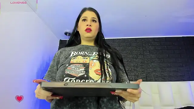 brithanyadams23 online show from 10.24.25