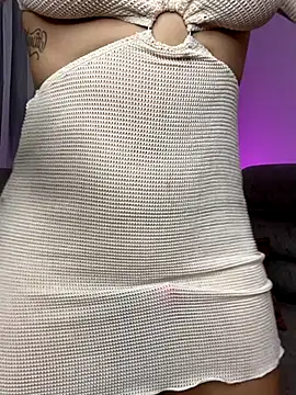 Snapshot of YovngBaby chatting on 12.04.24 YovngBaby online show from 12.04.24