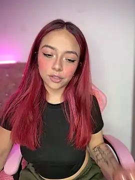 Snapshot of YovngBaby chatting on 10.24.25 YovngBaby online show from 10.24.25