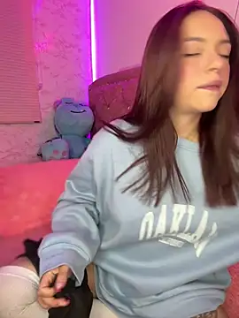 Snapshot of YovngBaby chatting on 01.14.26 YovngBaby online show from 01.14.26