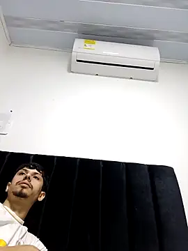 Snapshot of Liancy chatting on 03.27.26 Liancy online show from 03.27.26