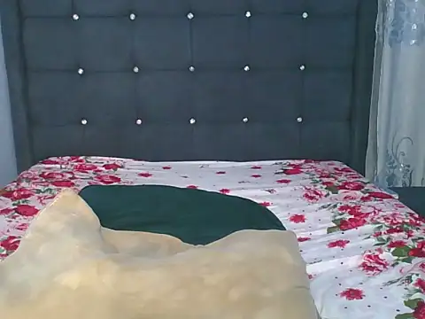 Snapshot of sandra_sauvage chatting on 07.14.26 sandra sauvage online show from 07.14.26