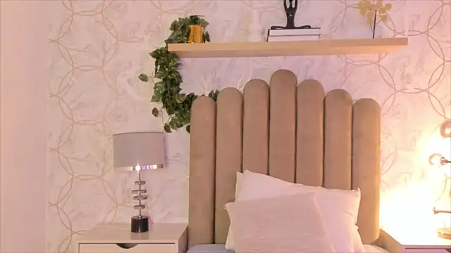 Snapshot of Roma__love chatting on 12.11.24 Roma love online show from 12.11.24