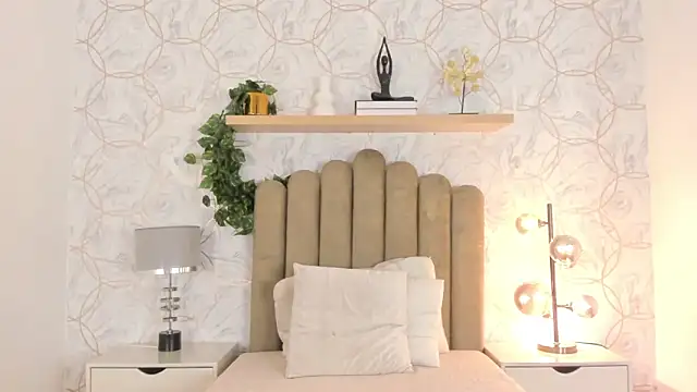 Snapshot of Roma__love chatting on 01.13.25 Roma love online show from 01.13.25