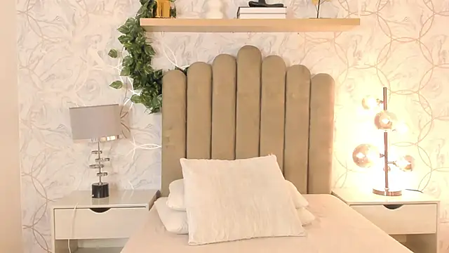 Snapshot of Roma__love chatting on 01.26.25 Roma love online show from 01.26.25