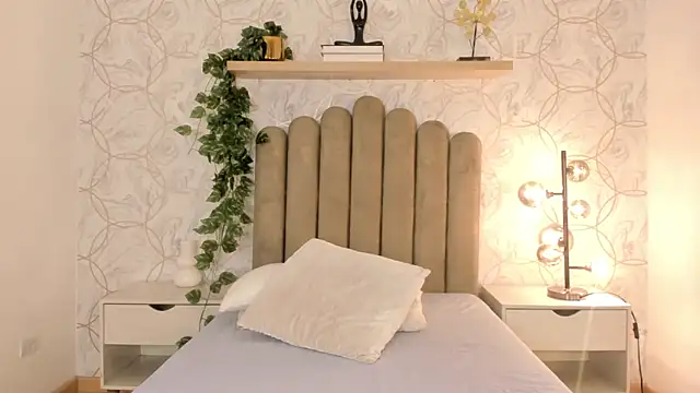 Snapshot of Roma__love chatting on 02.27.25 Roma love online show from 02.27.25