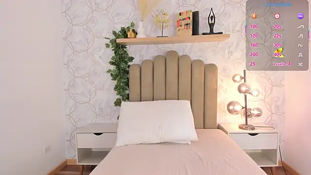 Snapshot of Roma__love chatting on 09.24.25 Roma love online show from 09.24.25