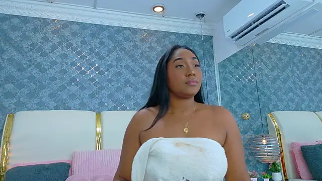 NaiomyLanes online show from 04.13.26