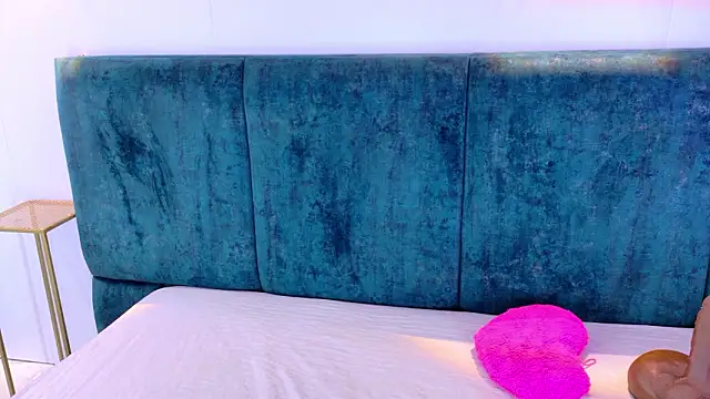 AgathaLynx online show from 02.01.26