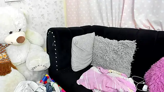 Snapshot of ariel_milk chatting on 01.16.26 ariel milk online show from 01.16.26