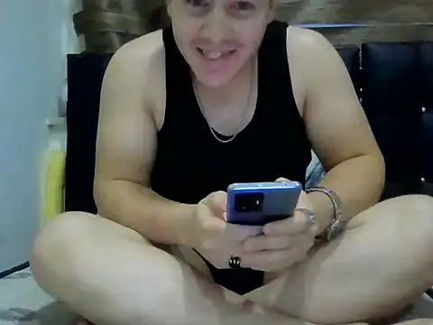 Snapshot of Seksihacker chatting on 12.25.24 Seksihacker online show from 12.25.24