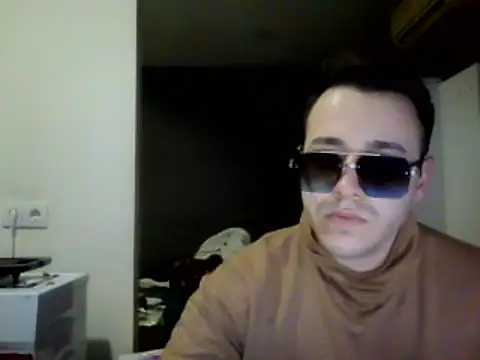 Snapshot of Seksihacker chatting on 12.26.24 Seksihacker online show from 12.26.24