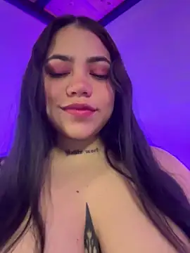 Snapshot of aliensexy chatting on 01.15.25 aliensexy online show from 01.15.25