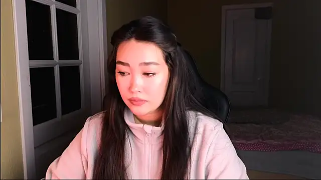 Snapshot of Erica_Wayne chatting on 01.21.25 Erica Wayne online show from 01.21.25