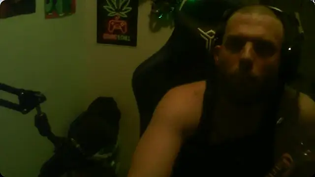 Snapshot of GeneralXMillyX chatting on 10.14.25 GeneralXMillyX online show from 10.14.25