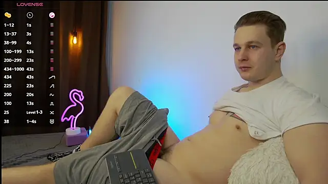 Snapshot of charlie_smiley chatting on 02.25.25 charlie smiley online show from 02.25.25