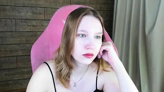 LiliLinn online show from 06.26.26