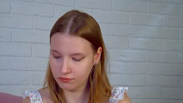LiliLinn online show from 07.11.26