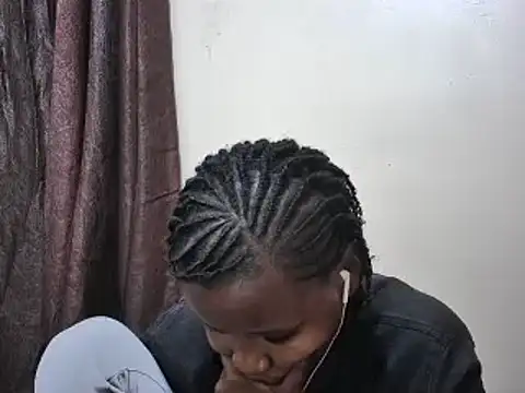 Snapshot of afrikaqueen chatting on 01.30.25 afrikaqueen online show from 01.30.25