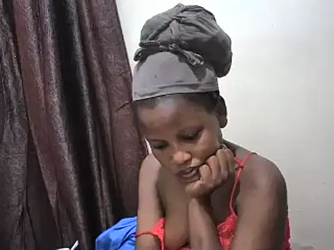 Snapshot of afrikaqueen chatting on 02.26.25 afrikaqueen online show from 02.26.25