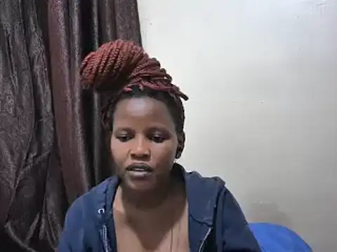 Snapshot of afrikaqueen chatting on 03.05.25 afrikaqueen online show from 03.05.25