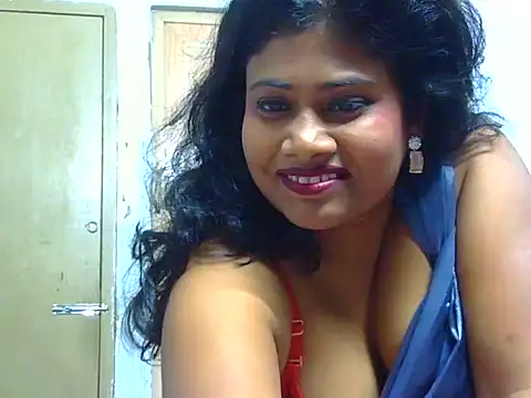 Snapshot of sexy_roma chatting on 12.22.24 sexy roma online show from 12.22.24
