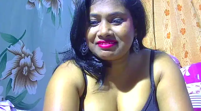 Snapshot of sexy_roma chatting on 01.28.25 sexy roma online show from 01.28.25