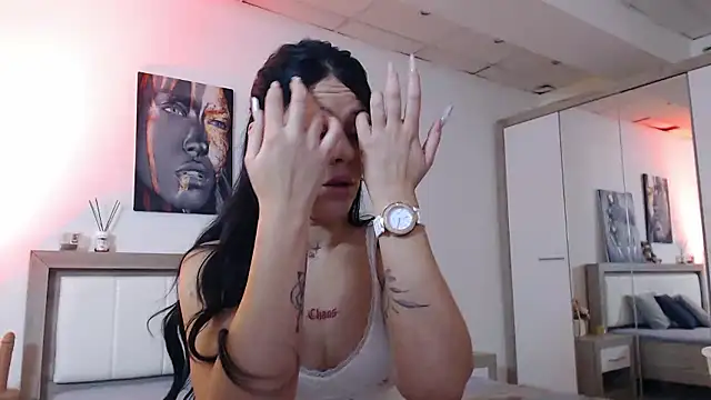 Snapshot of LaylaCruzRose chatting on 12.09.24 LaylaCruzRose online show from 12.09.24