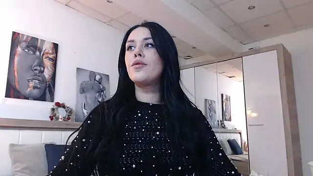 Snapshot of LaylaCruzRose chatting on 12.12.24 LaylaCruzRose online show from 12.12.24