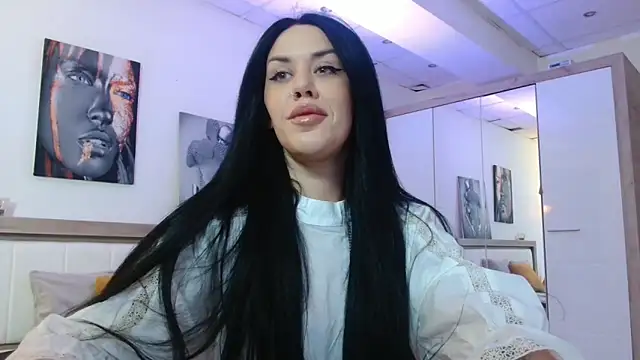 Snapshot of LaylaCruzRose chatting on 02.08.25 LaylaCruzRose online show from 02.08.25