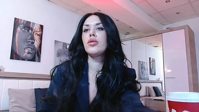 Snapshot of LaylaCruzRose chatting on 02.13.25 LaylaCruzRose online show from 02.13.25
